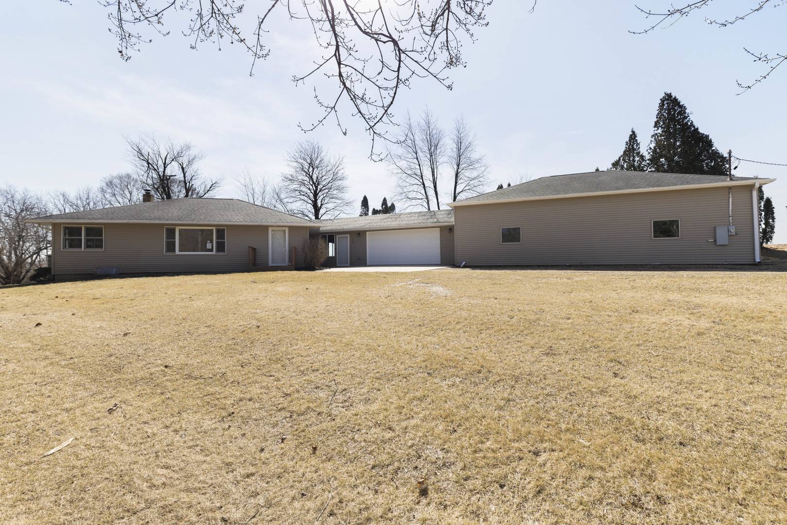 Freeport, IL 61032,3325 S Baileyville RD