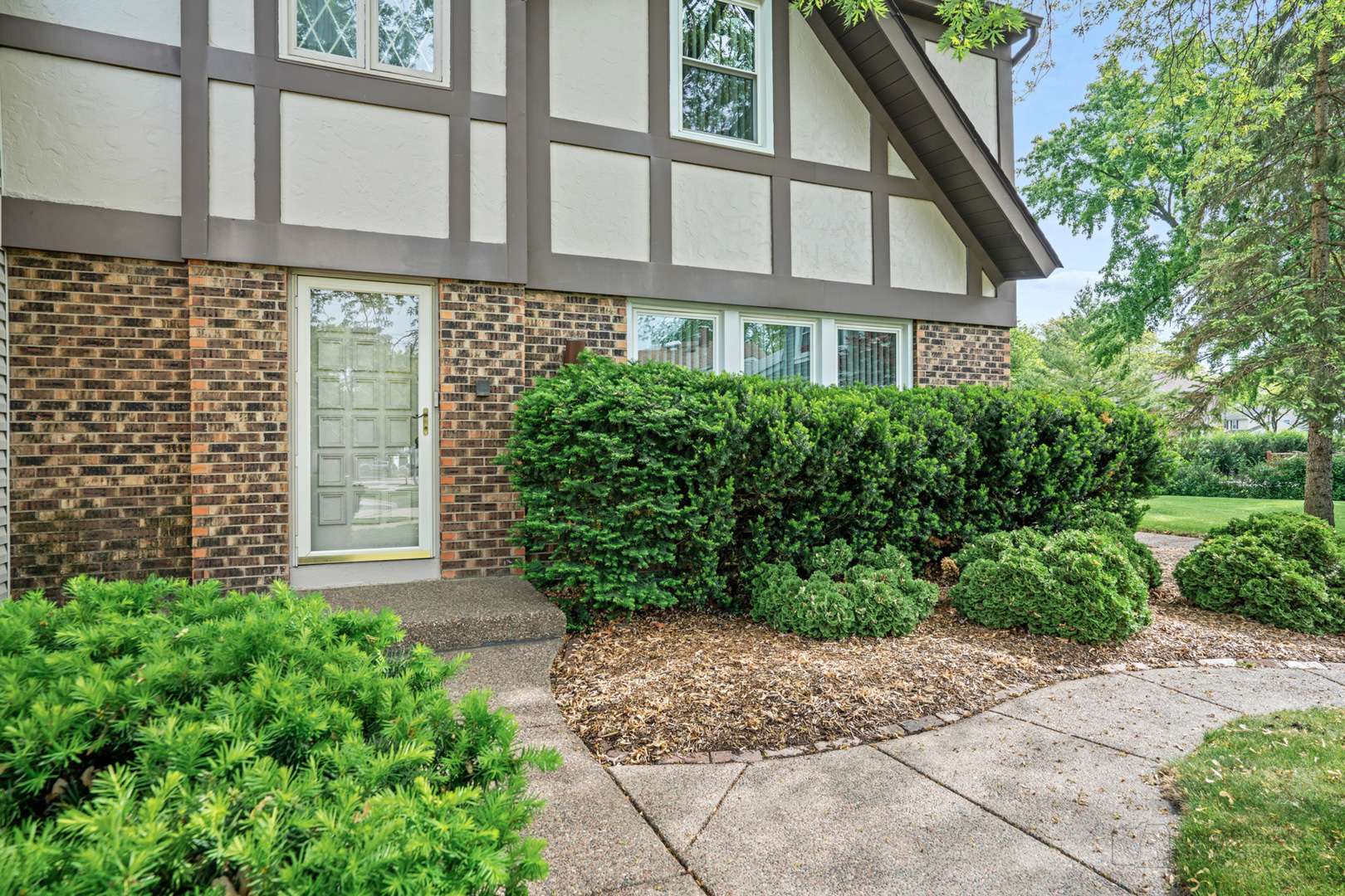 Buffalo Grove, IL 60089,1265 Devonshire RD