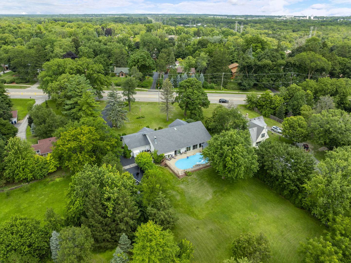Gurnee, IL 60031,5045 Grand AVE