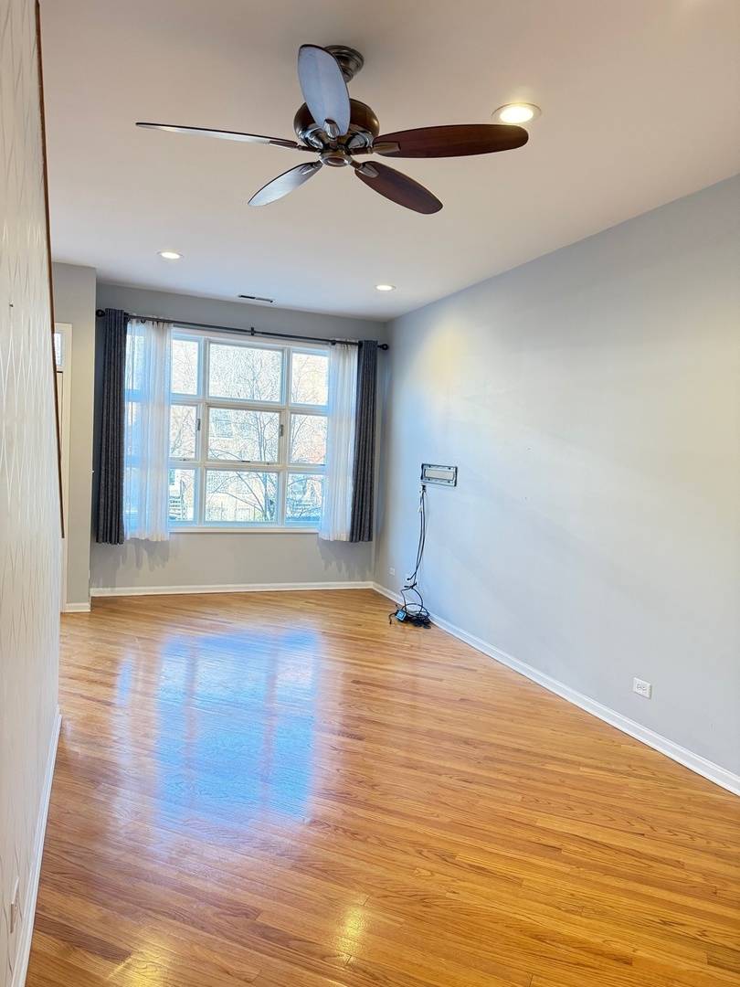 Chicago, IL 60642,855 W Erie ST #125
