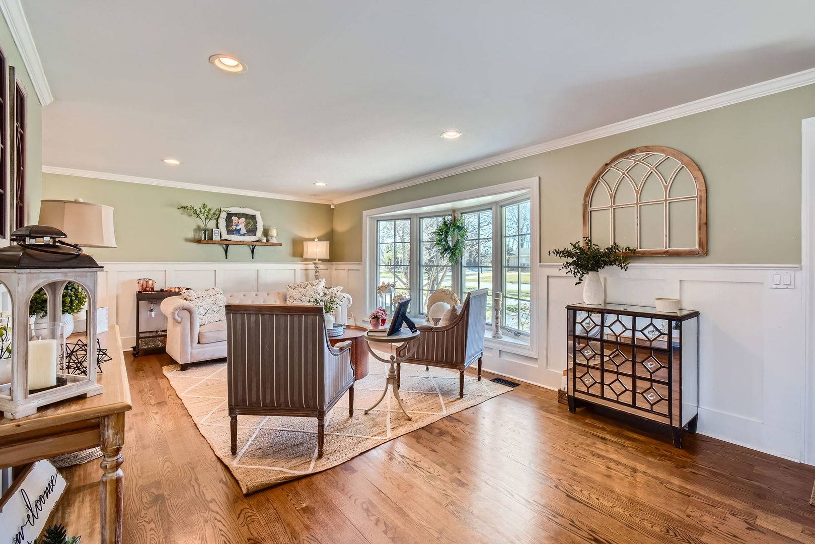 Palatine, IL 60067,905 N Crestview DR