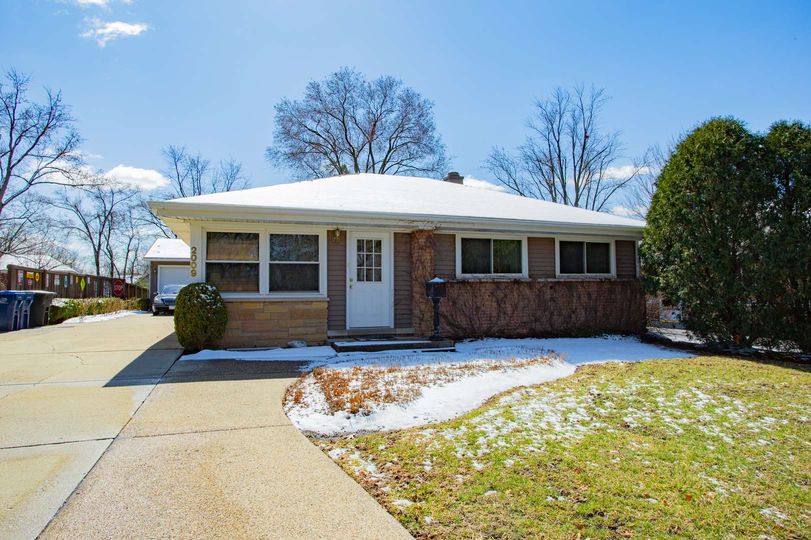 Northbrook, IL 60062,2009 Dundee RD