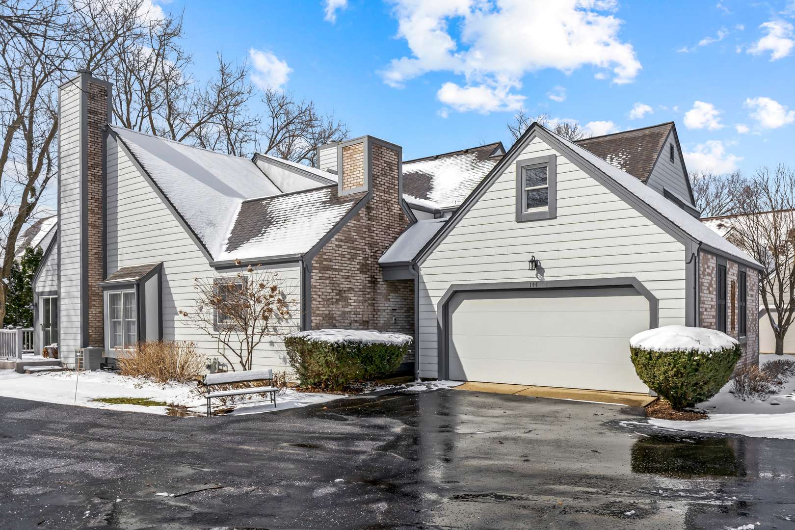 St. Charles, IL 60174,144 Whittington CRSE #0