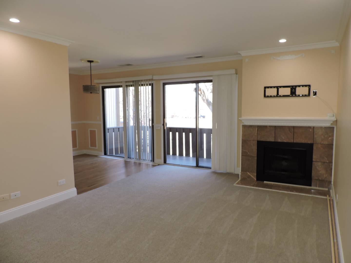 Schaumburg, IL 60193,1376 SEVEN PINES RD #C2