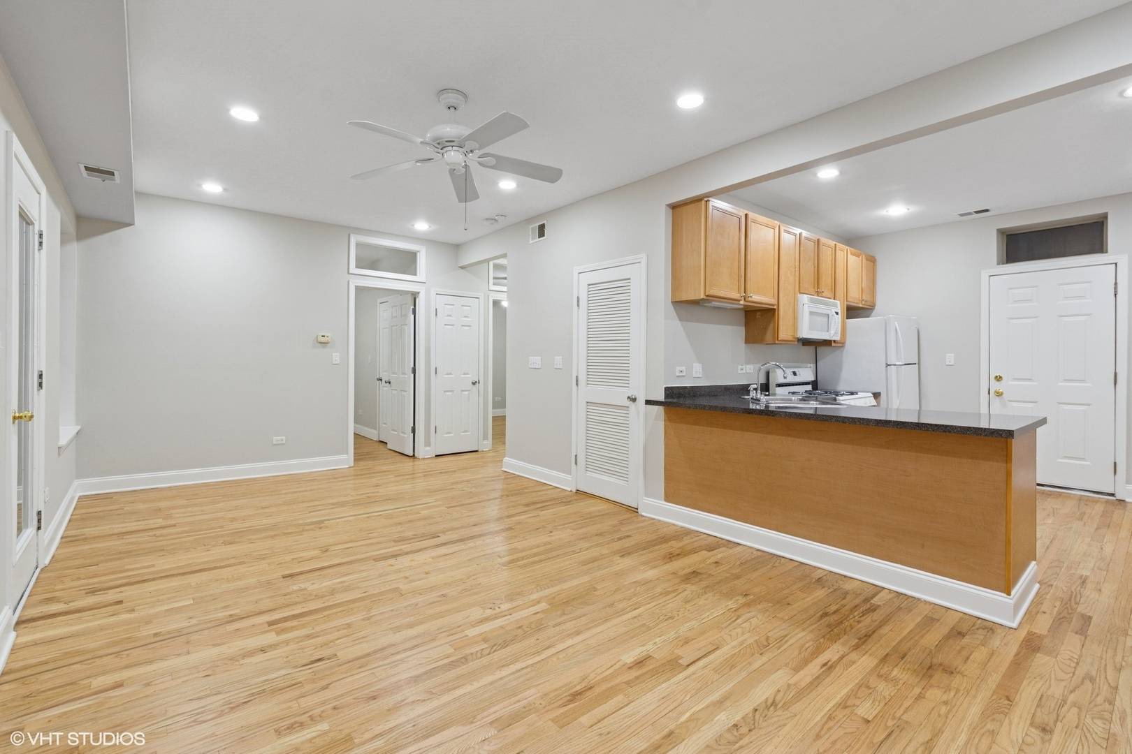 Chicago, IL 60625,4716 N BERNARD ST #2E