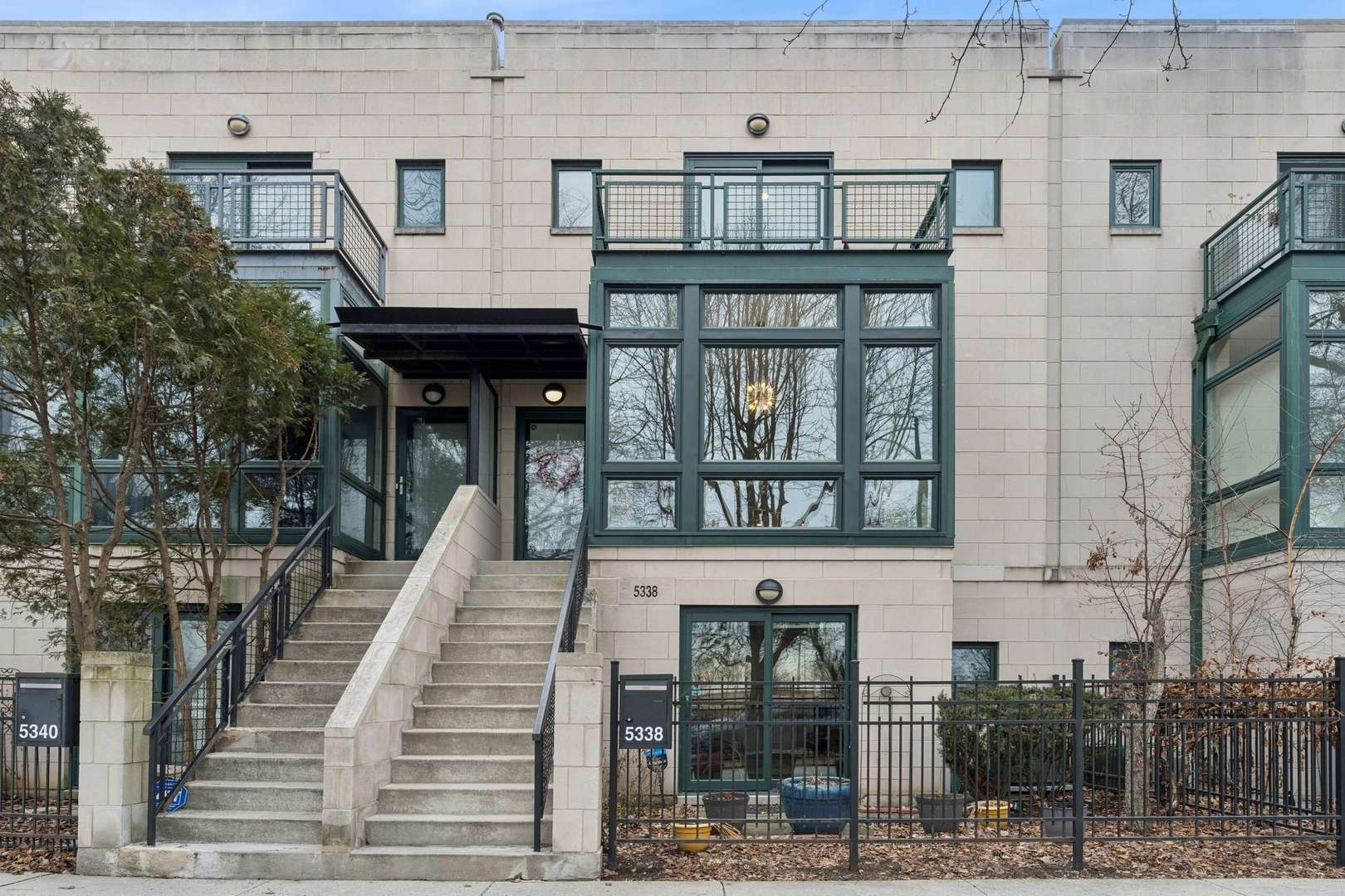 Chicago, IL 60615,5338 S Shore DR