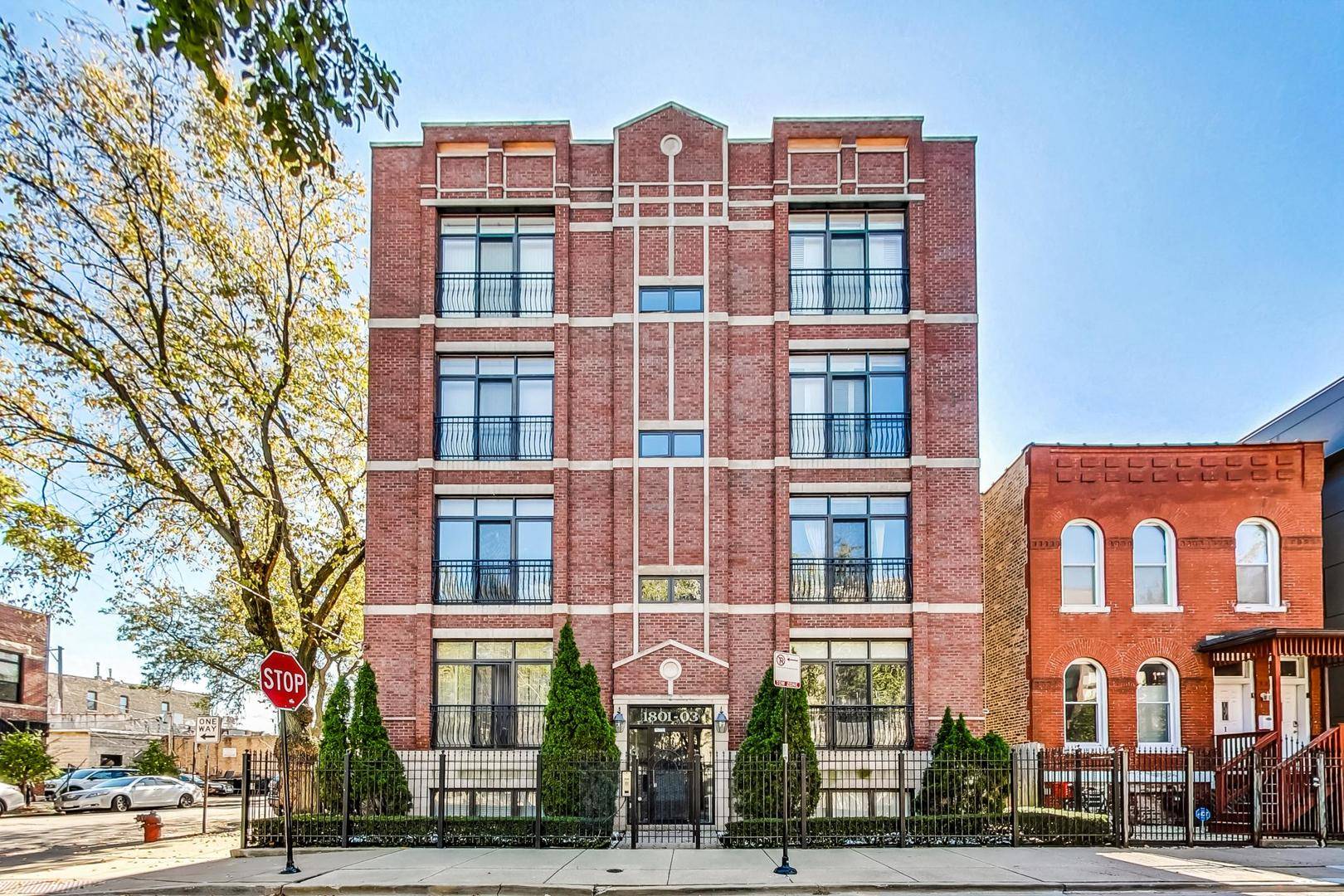 Chicago, IL 60622,1803 W Race AVE #2W