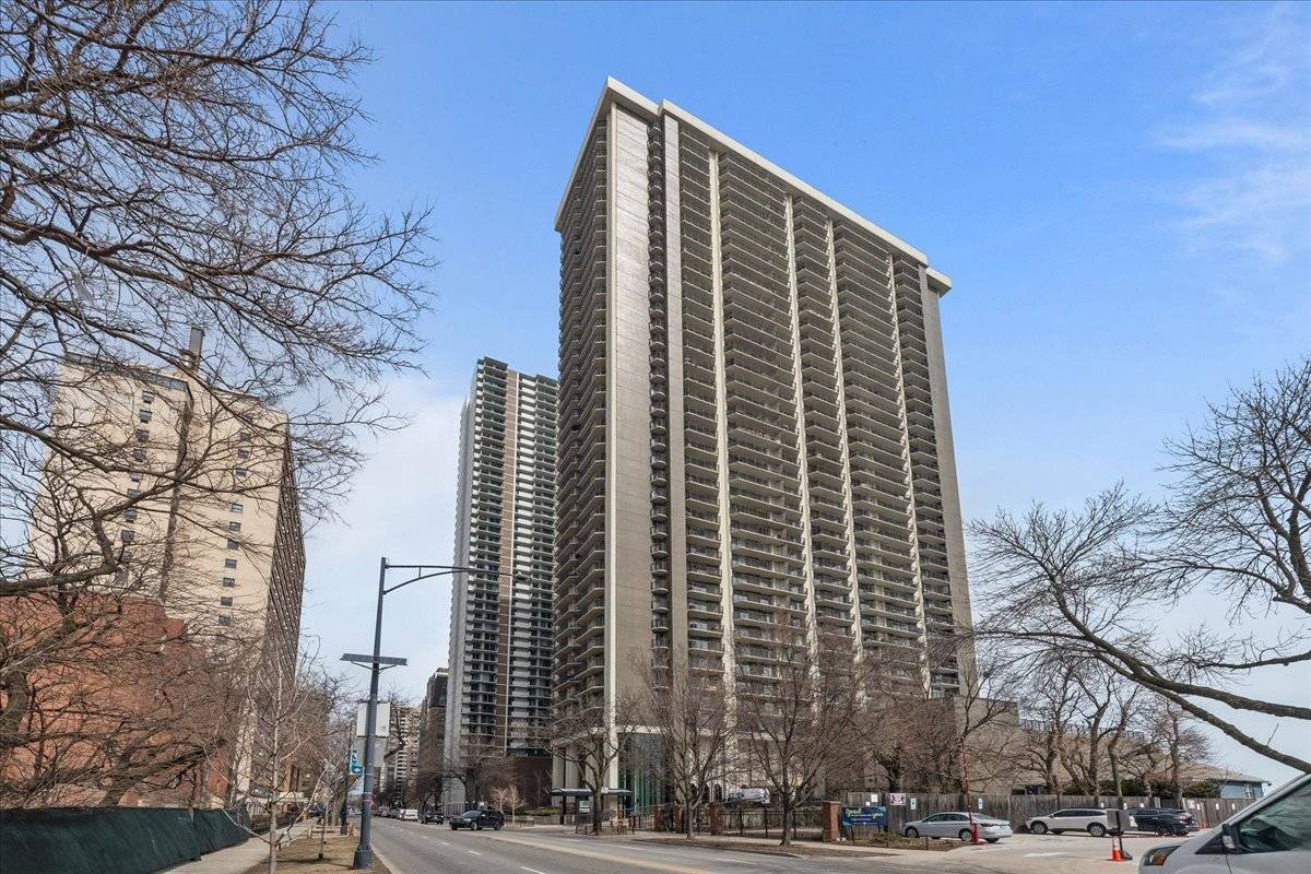 Chicago, IL 60660,6007 N Sheridan RD #37G