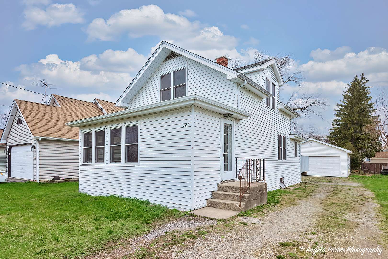 Wauconda, IL 60084,127 Kent AVE