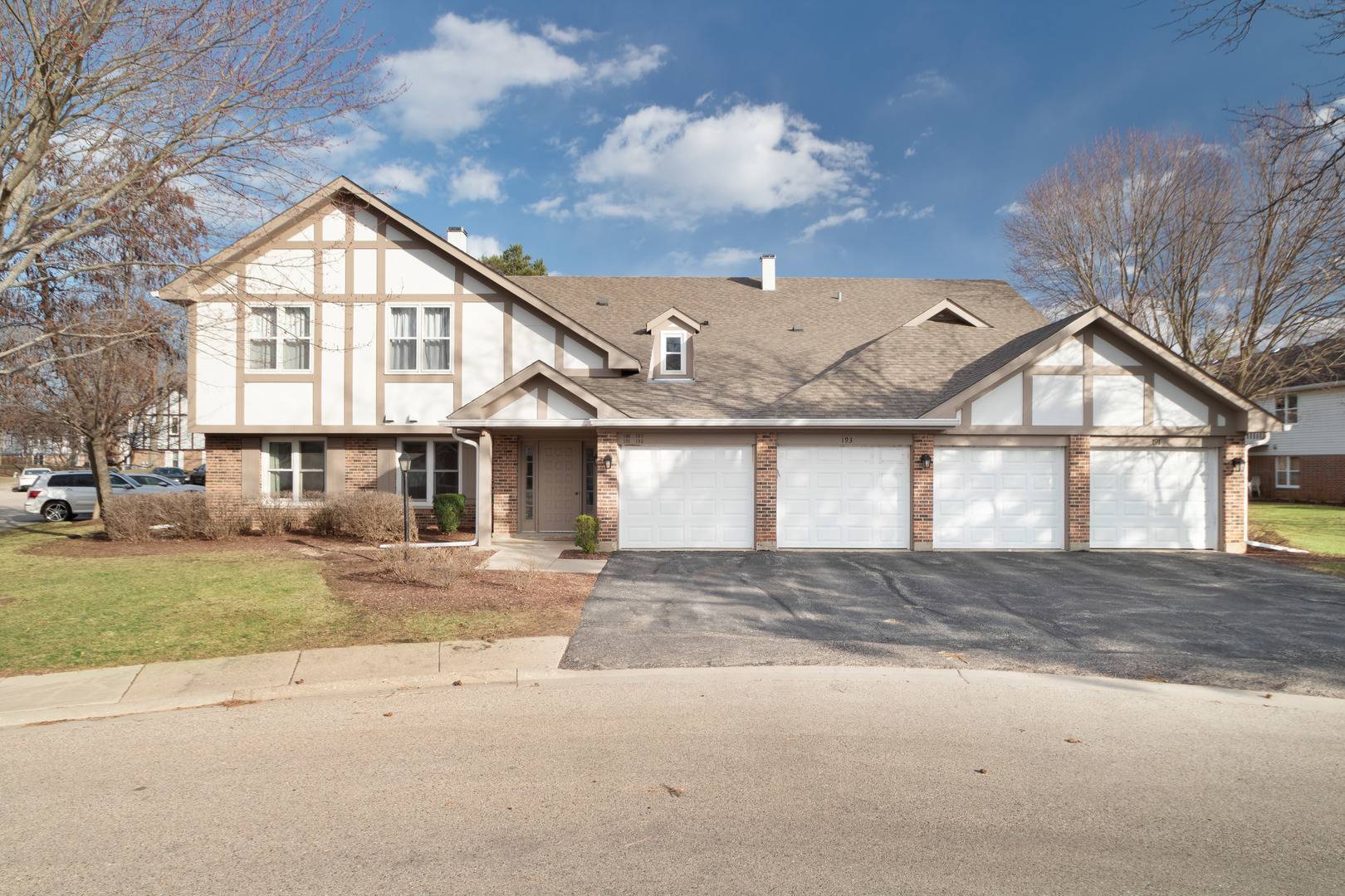 Vernon Hills, IL 60061,191 Hemingway CT #261
