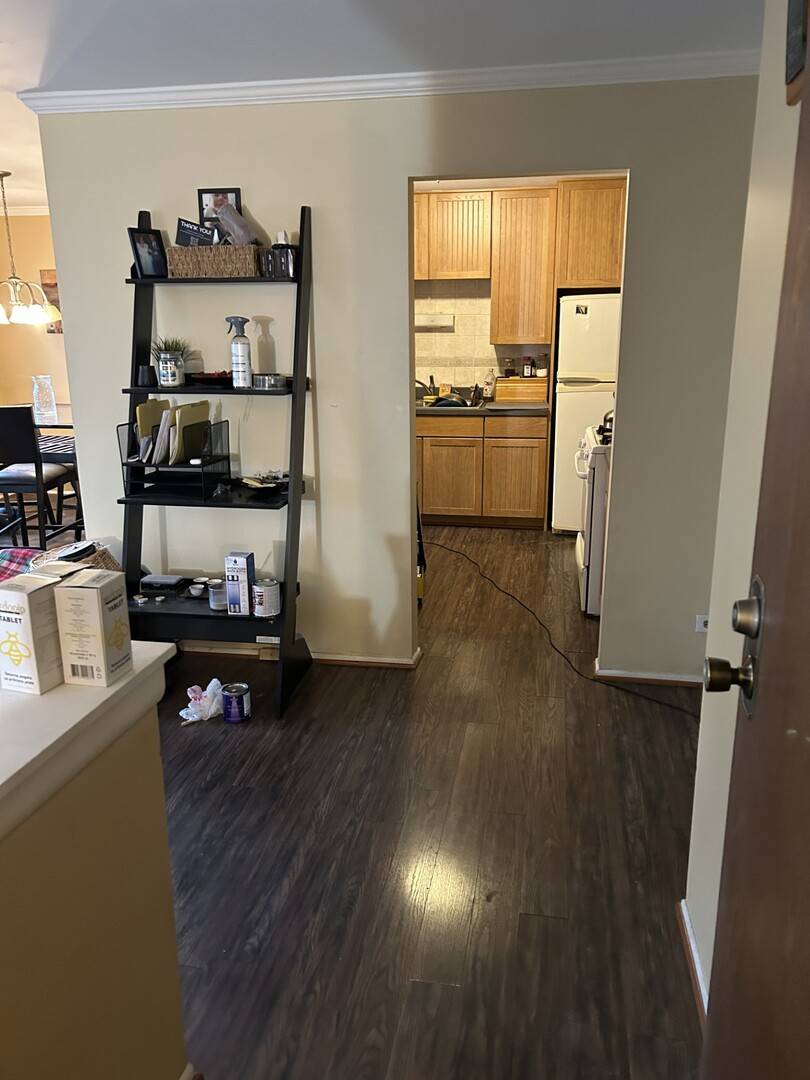 Schaumburg, IL 60193,25 Illinois AVE #M1