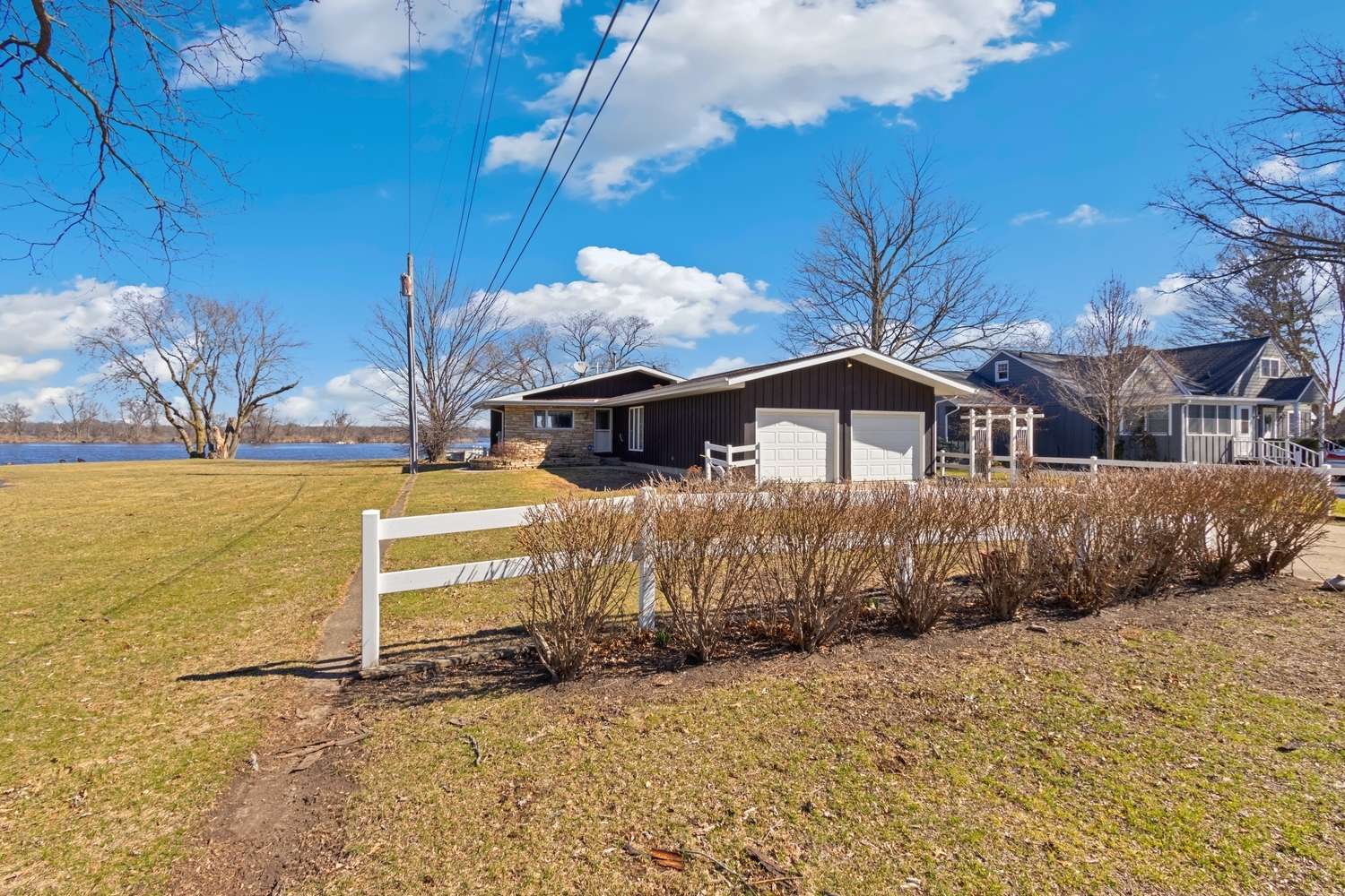 Rock Falls, IL 61071,3101 Island View DR