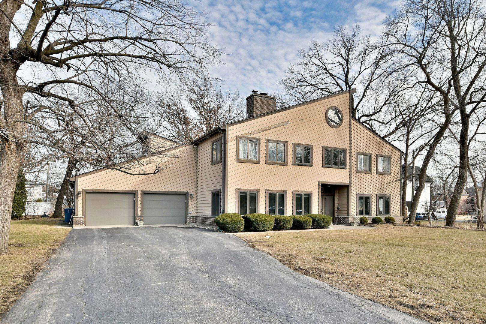 Elmhurst, IL 60126,253 N Bonnie Brae AVE