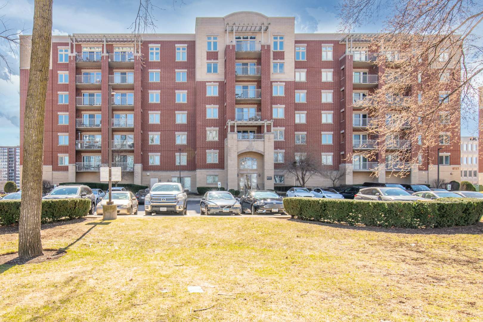 Chicago, IL 60631,8727 W Bryn Mawr AVE #507