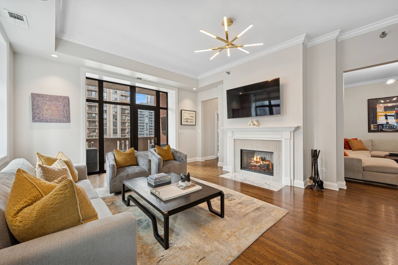 Chicago, IL 60654,30 W Erie ST #1001