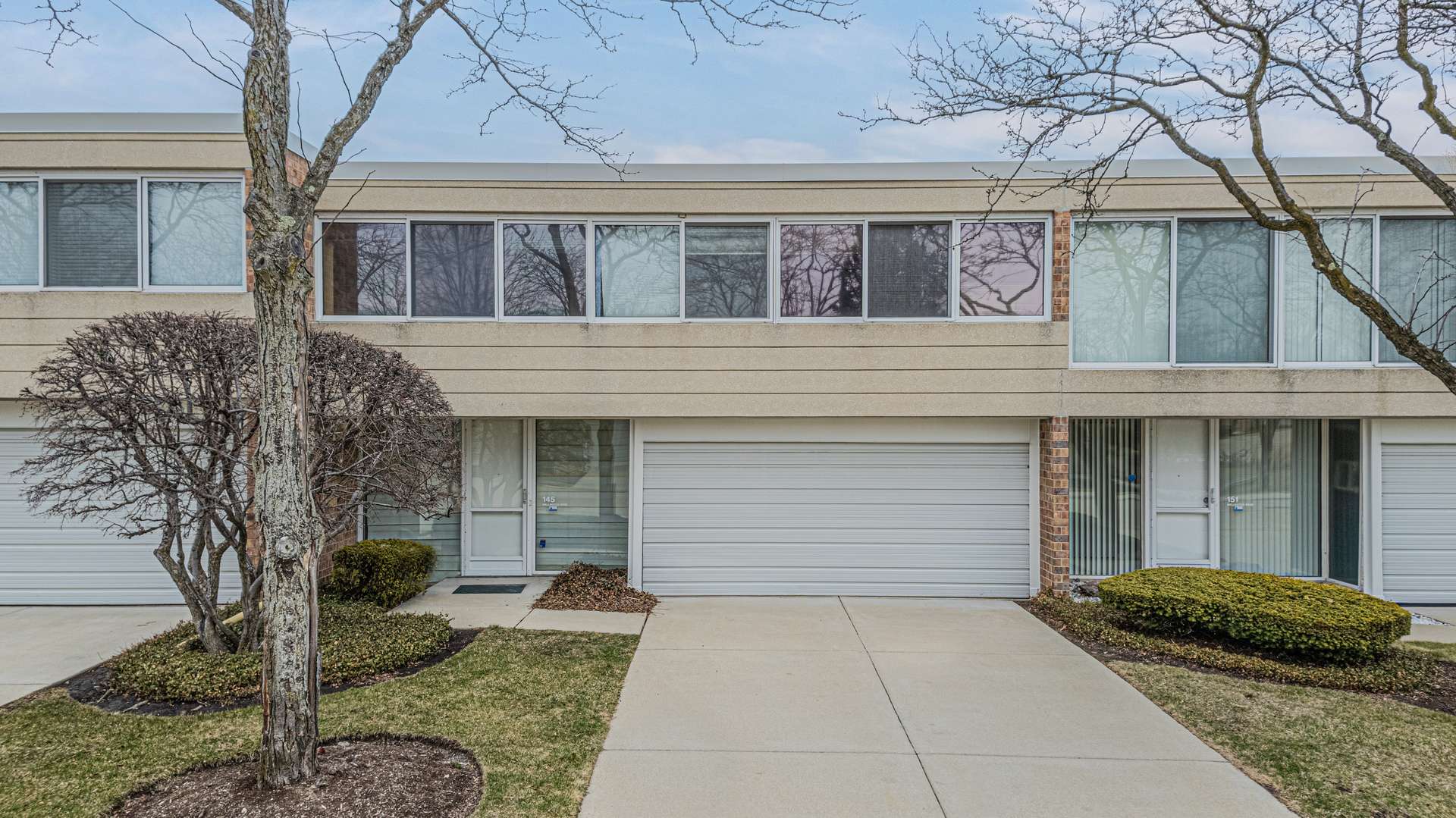 Northbrook, IL 60062,145 Wellington RD
