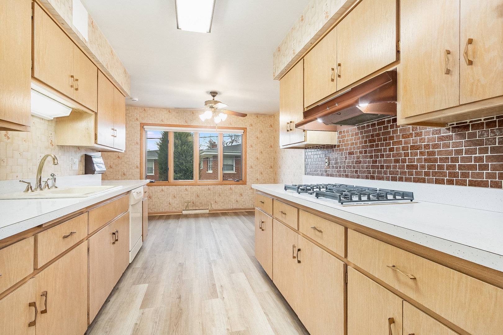 South Holland, IL 60473,16551 Elm CT