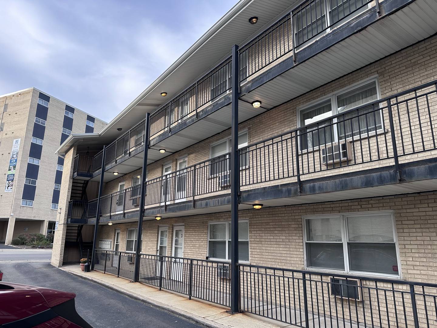 Forest Park, IL 60130,1004 Des Plaines AVE #10