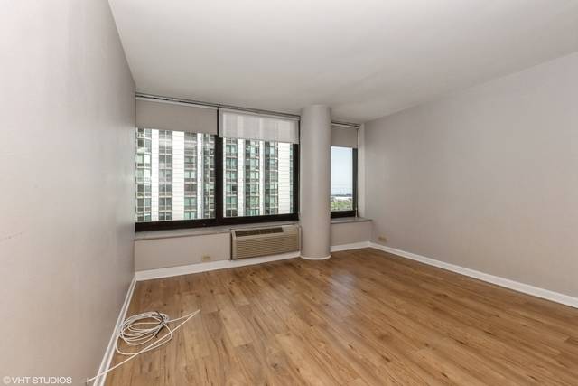 Chicago, IL 60601,155 N HARBOR DR #1607