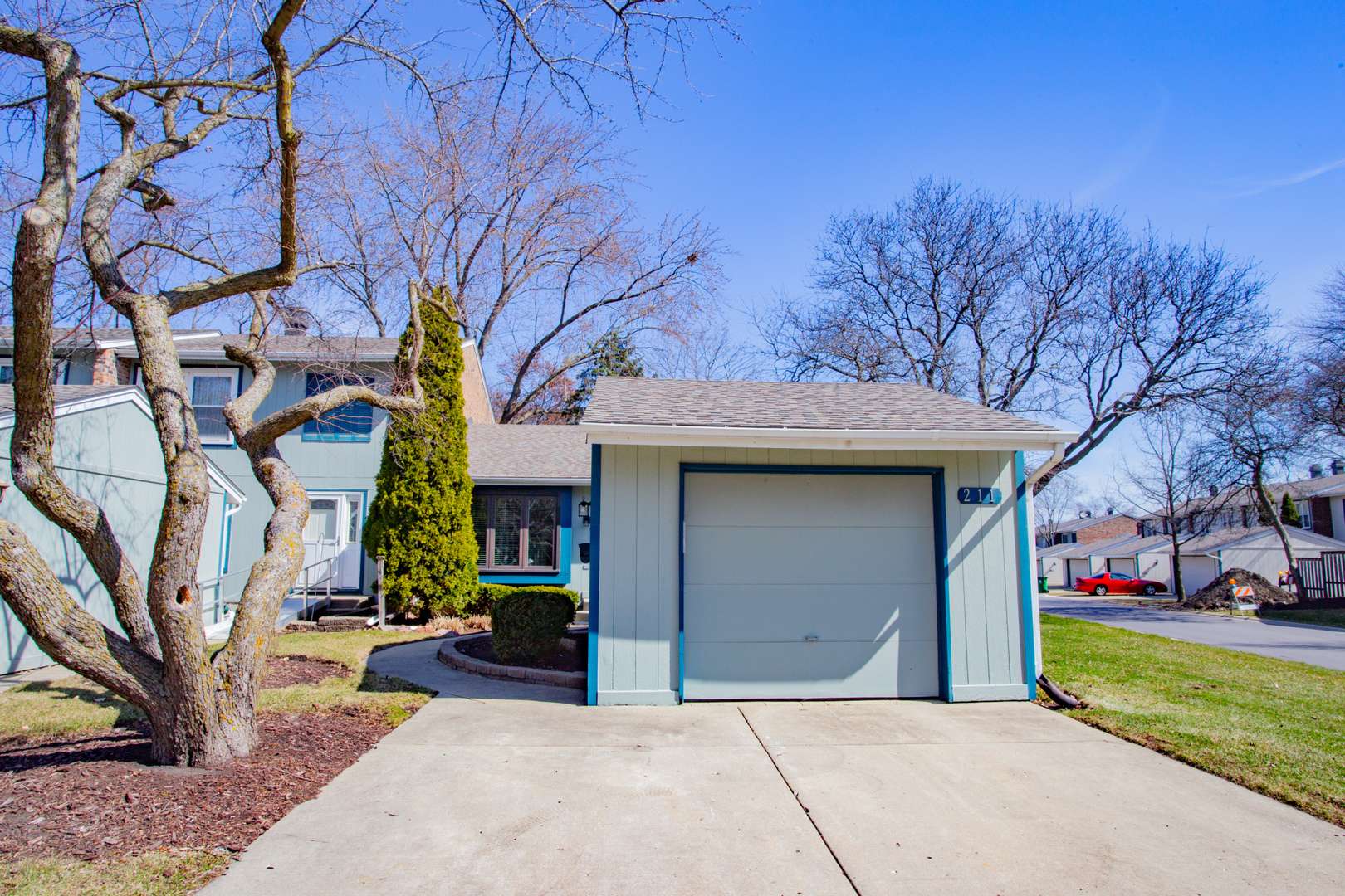 Bloomingdale, IL 60108,211 Edgewater DR