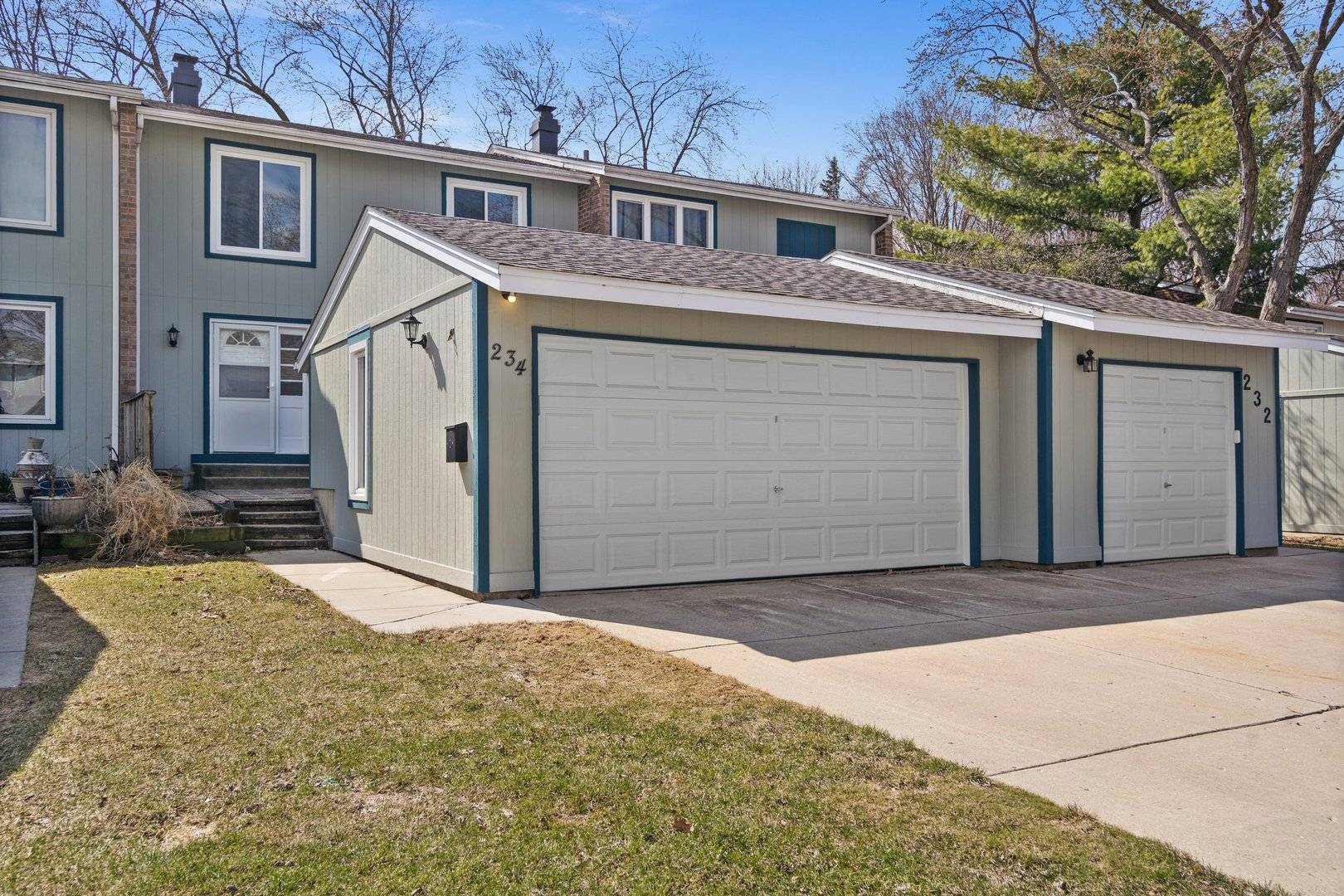Bloomingdale, IL 60108,234 Applewood LN