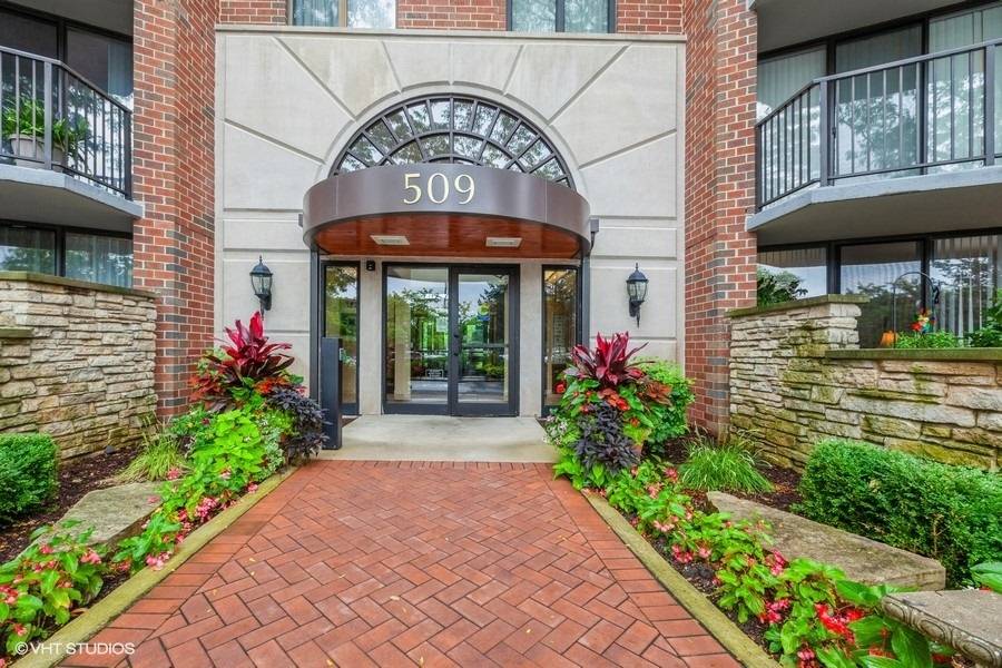 Naperville, IL 60540,509 AURORA AVE #117