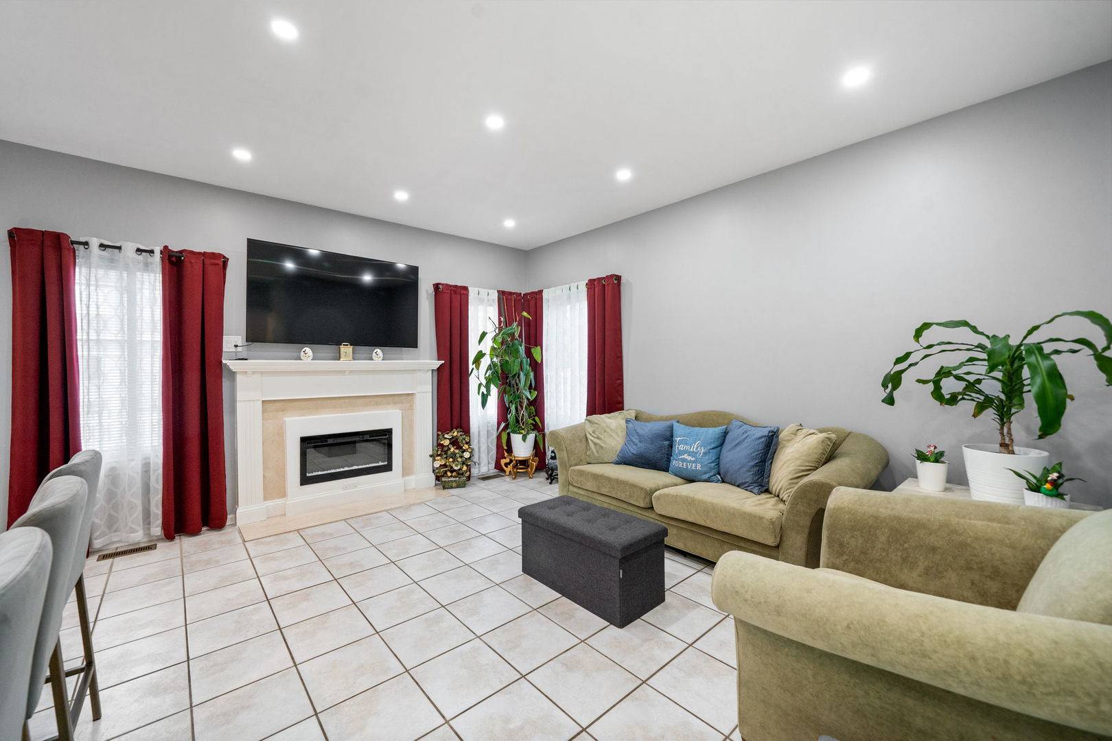 Bartlett, IL 60103,224 Cedarfield DR