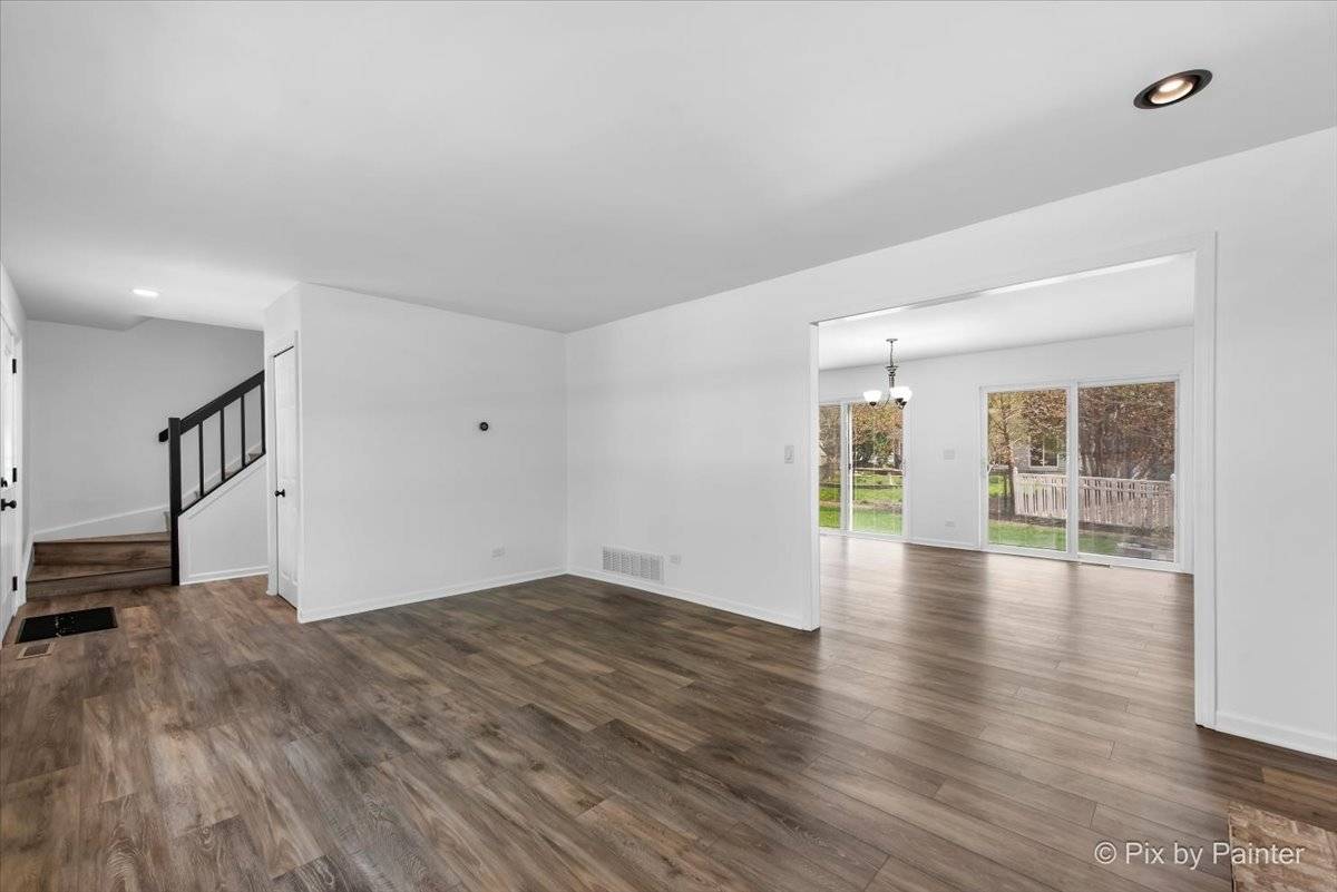 West Dundee, IL 60118,413 Edinburgh LN