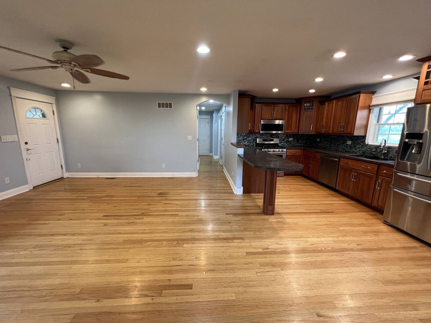 Burlington, IL 60109,194 E Plank RD