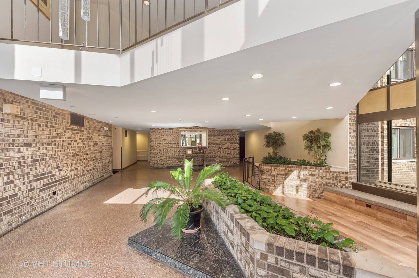 Palatine, IL 60074,1243 E Baldwin LN #400