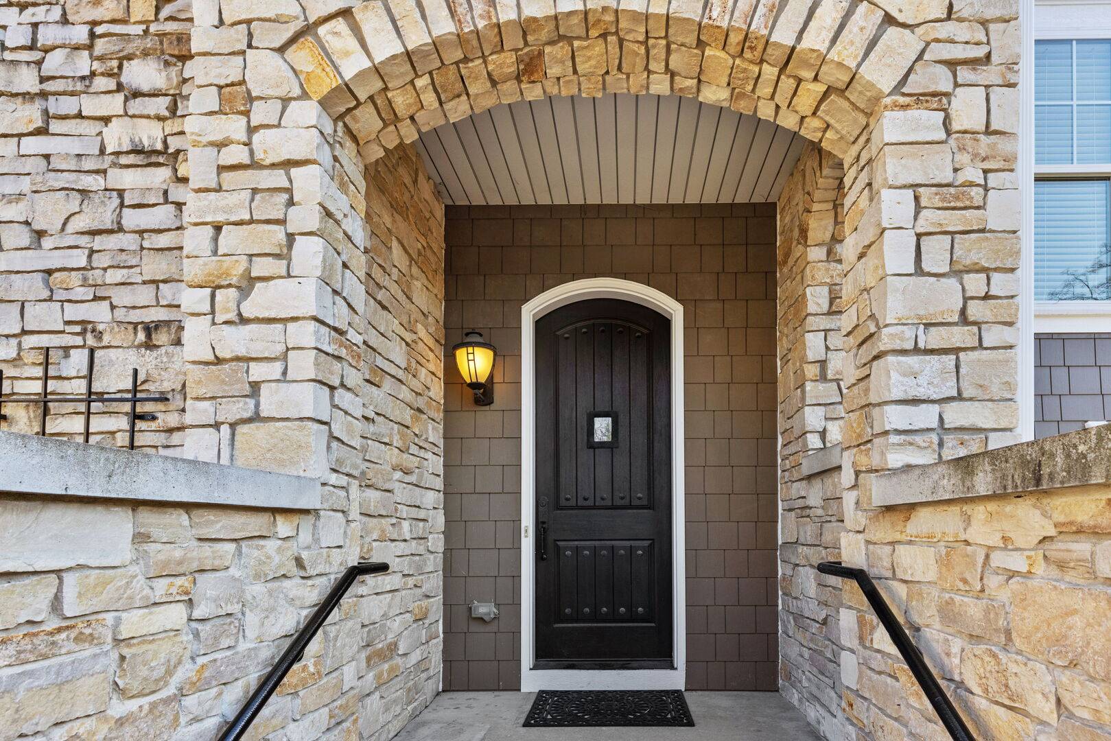 Hinsdale, IL 60521,104 W Kennedy LN