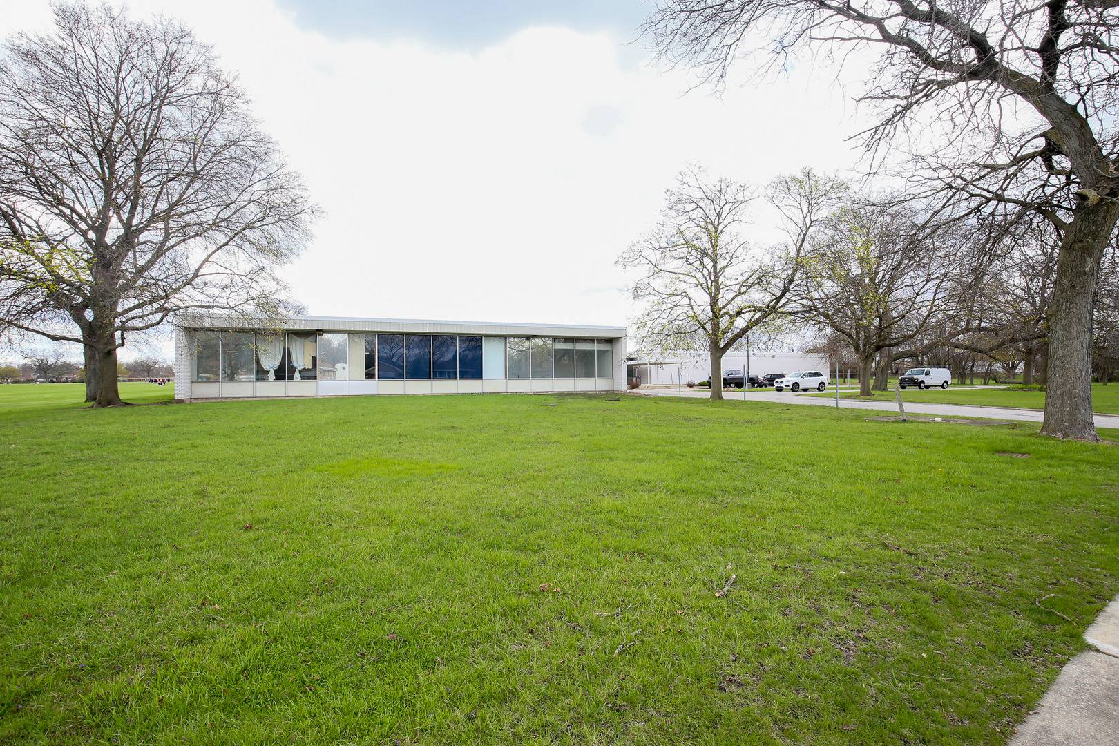 Chicago Heights, IL 60411,646 Chicago RD