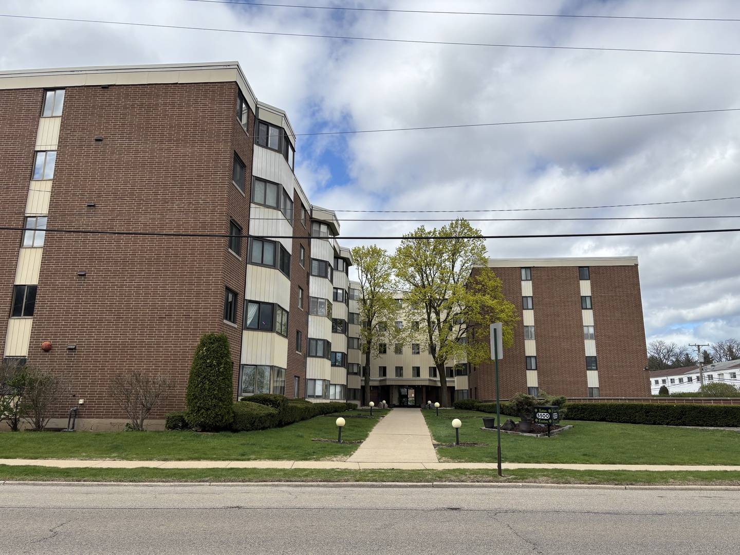 Morton Grove, IL 60053,5500 Lincoln Ave. AVE #118E