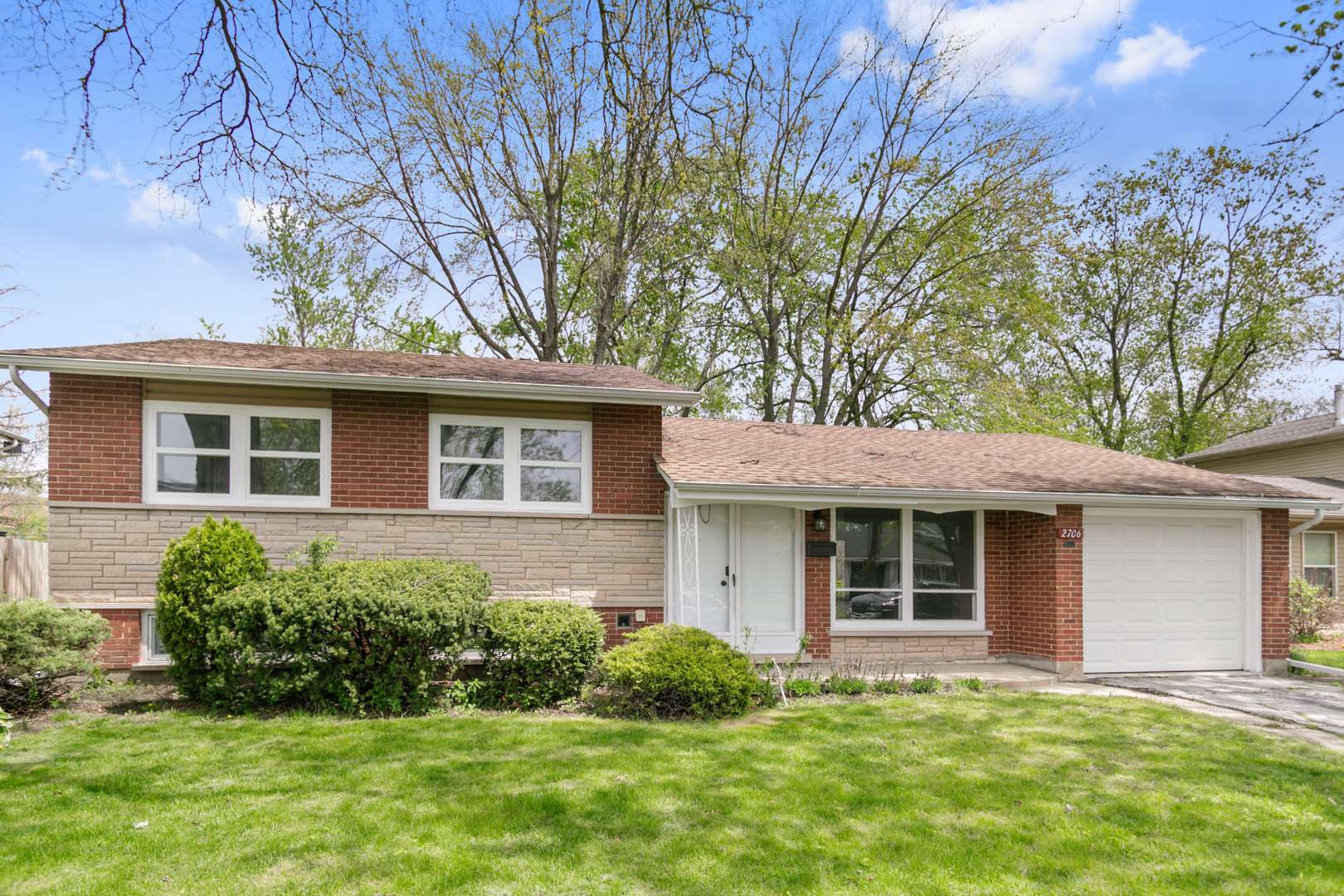 Hazel Crest, IL 60429,2706 TURTLE CREEK DR