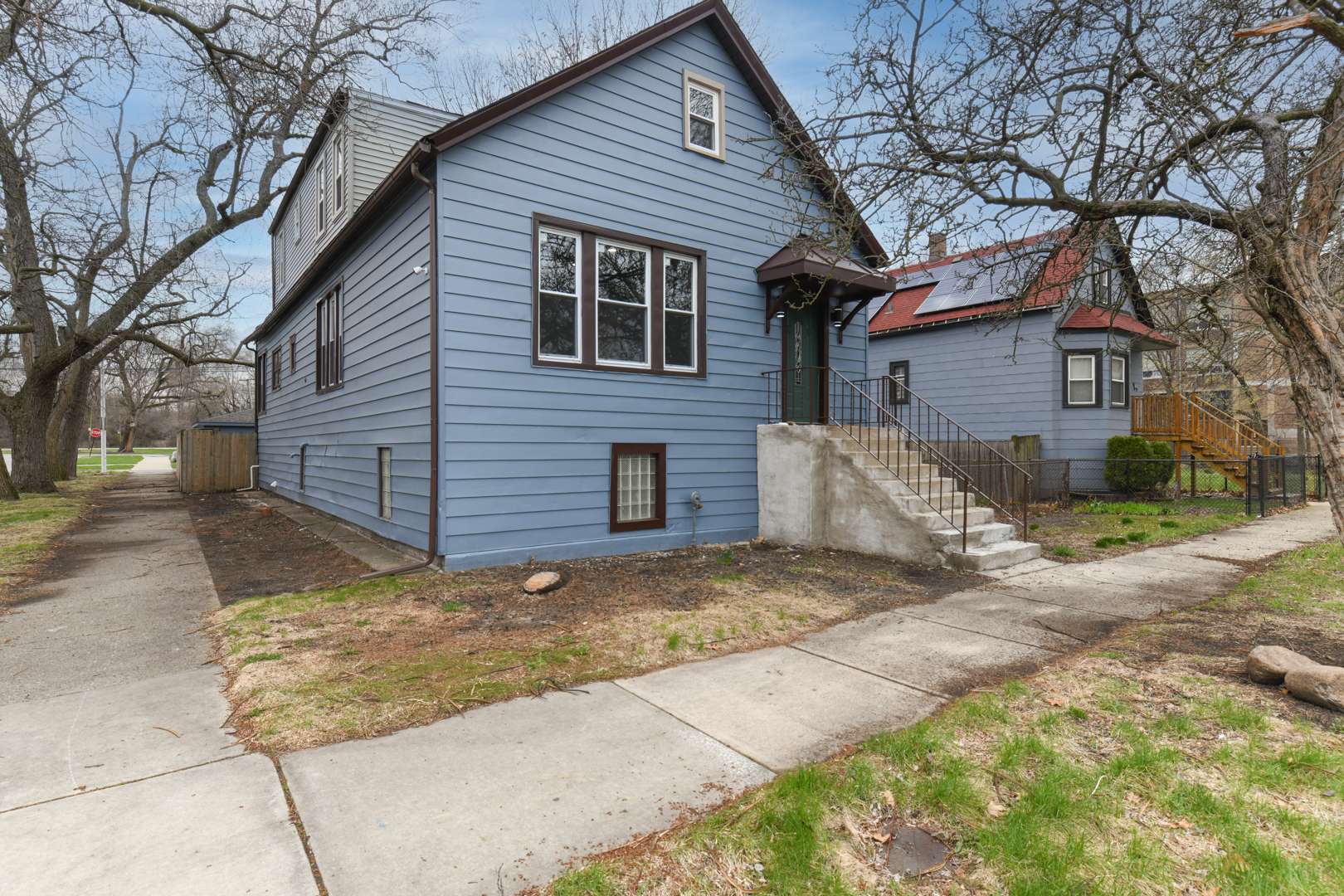 Chicago, IL 60617,8756 S Colfax AVE