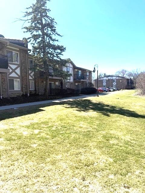 Willowbrook, IL 60527,16W535 79th ST #203