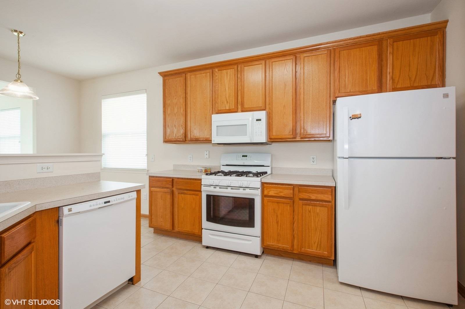 Romeoville, IL 60446,696 S Wellston LN