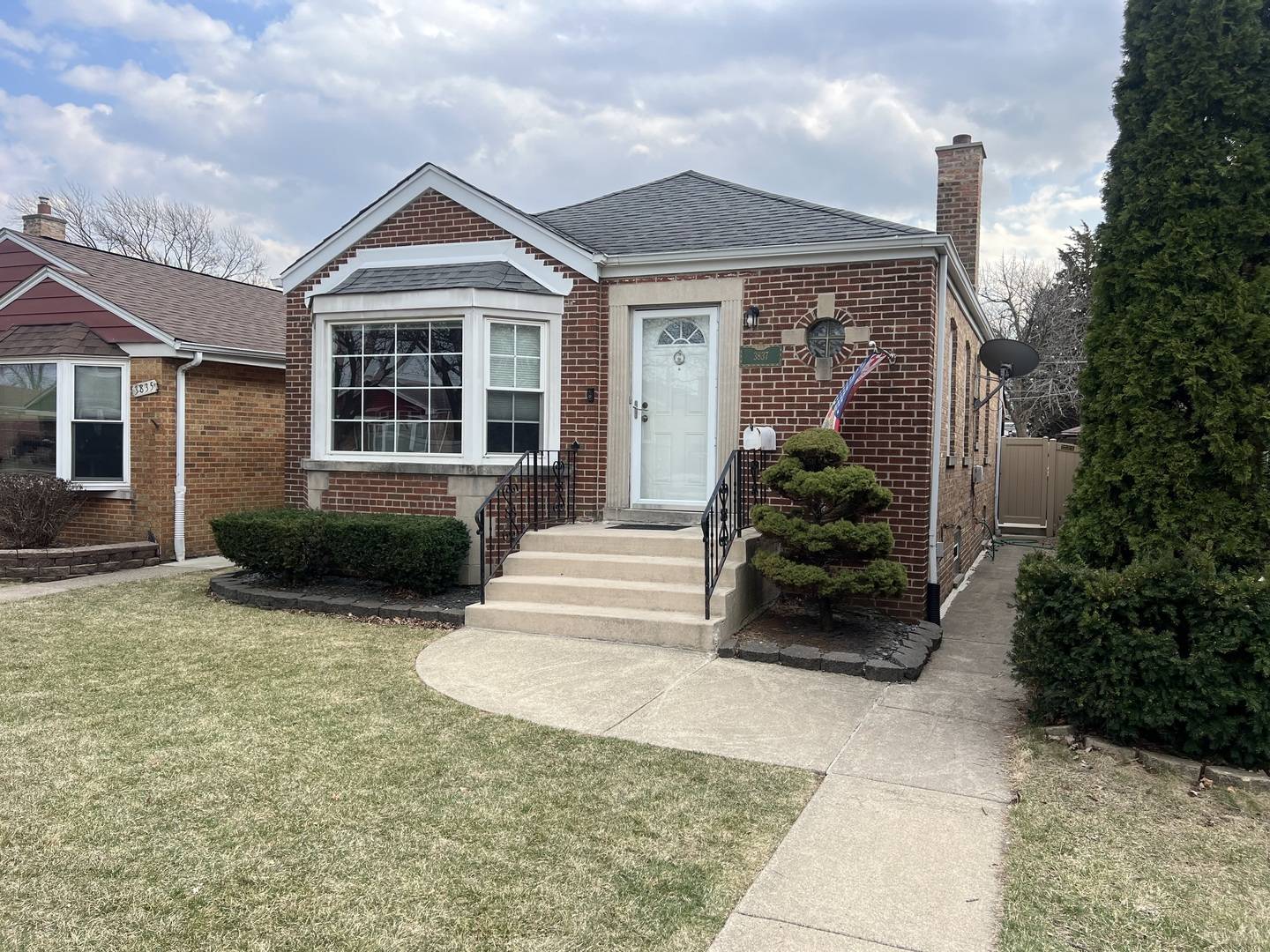 Chicago, IL 60655,3837 W 109th ST
