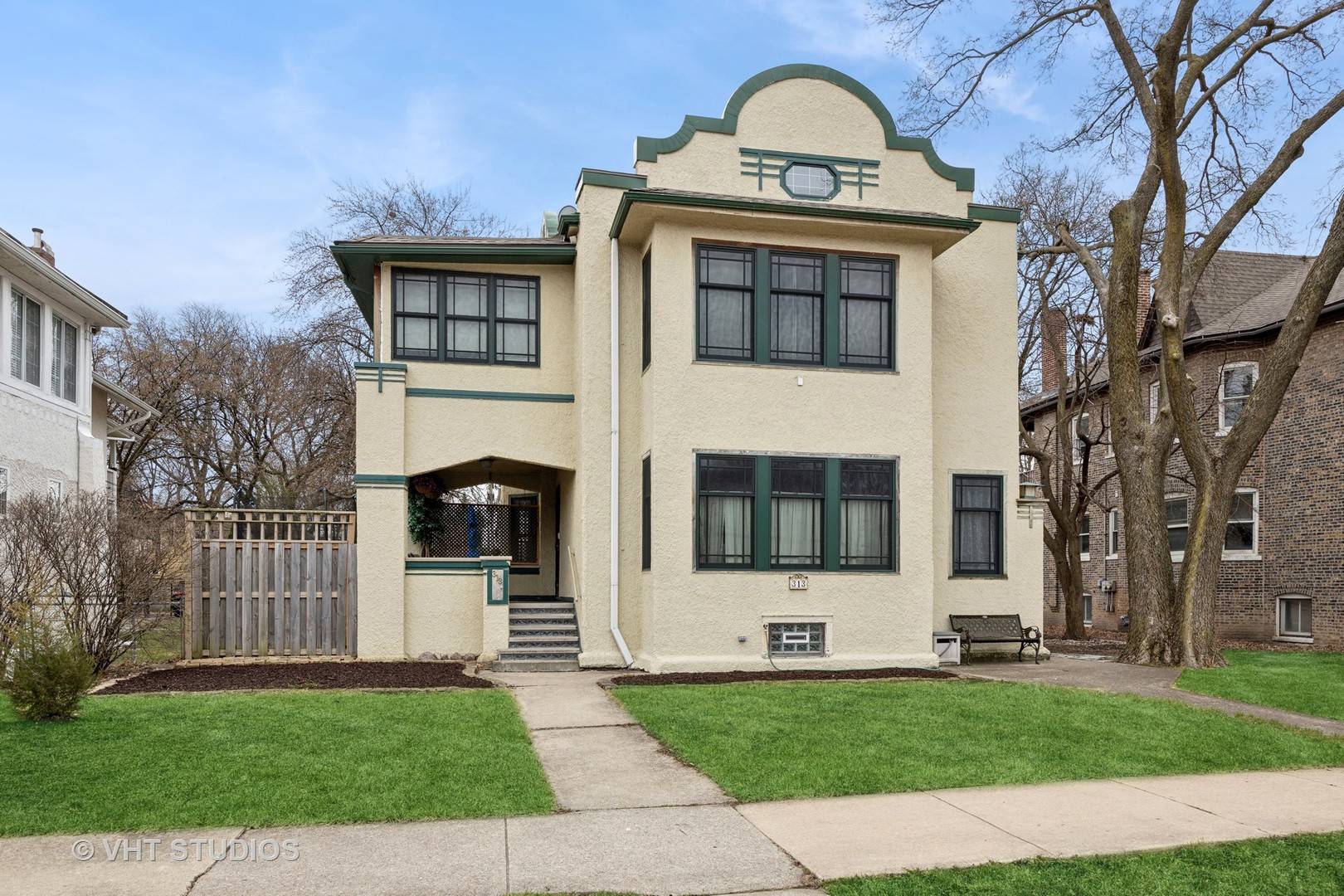 Oak Park, IL 60302,313 Chicago AVE