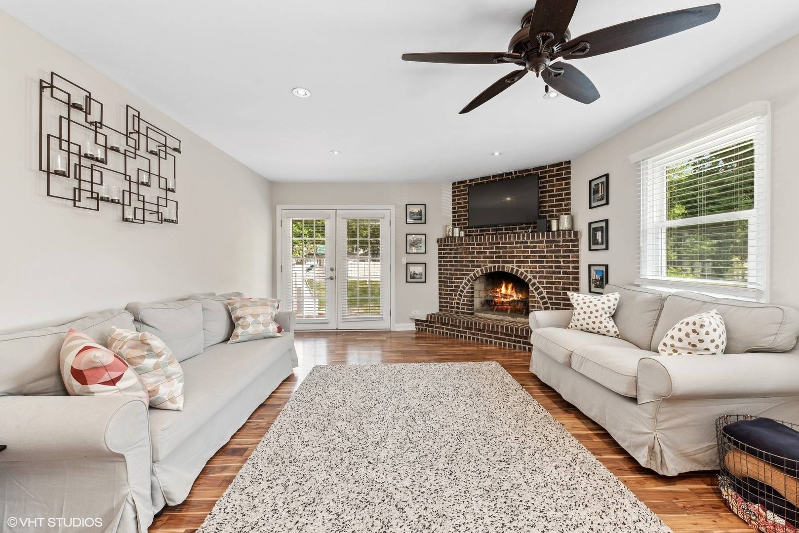 Palatine, IL 60074,121 S Forest AVE