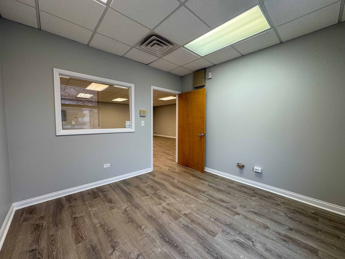 Oak Park, IL 60301,105 N Oak Park AVE #2C