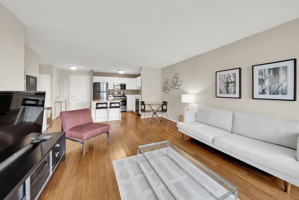 Chicago, IL 60654,545 N Dearborn ST #2202