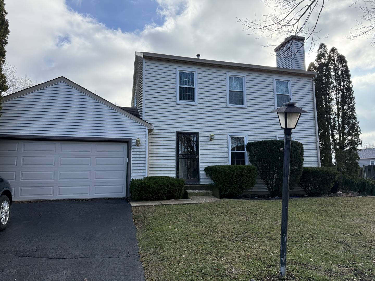 Streamwood, IL 60107,7 Pembroke CIR