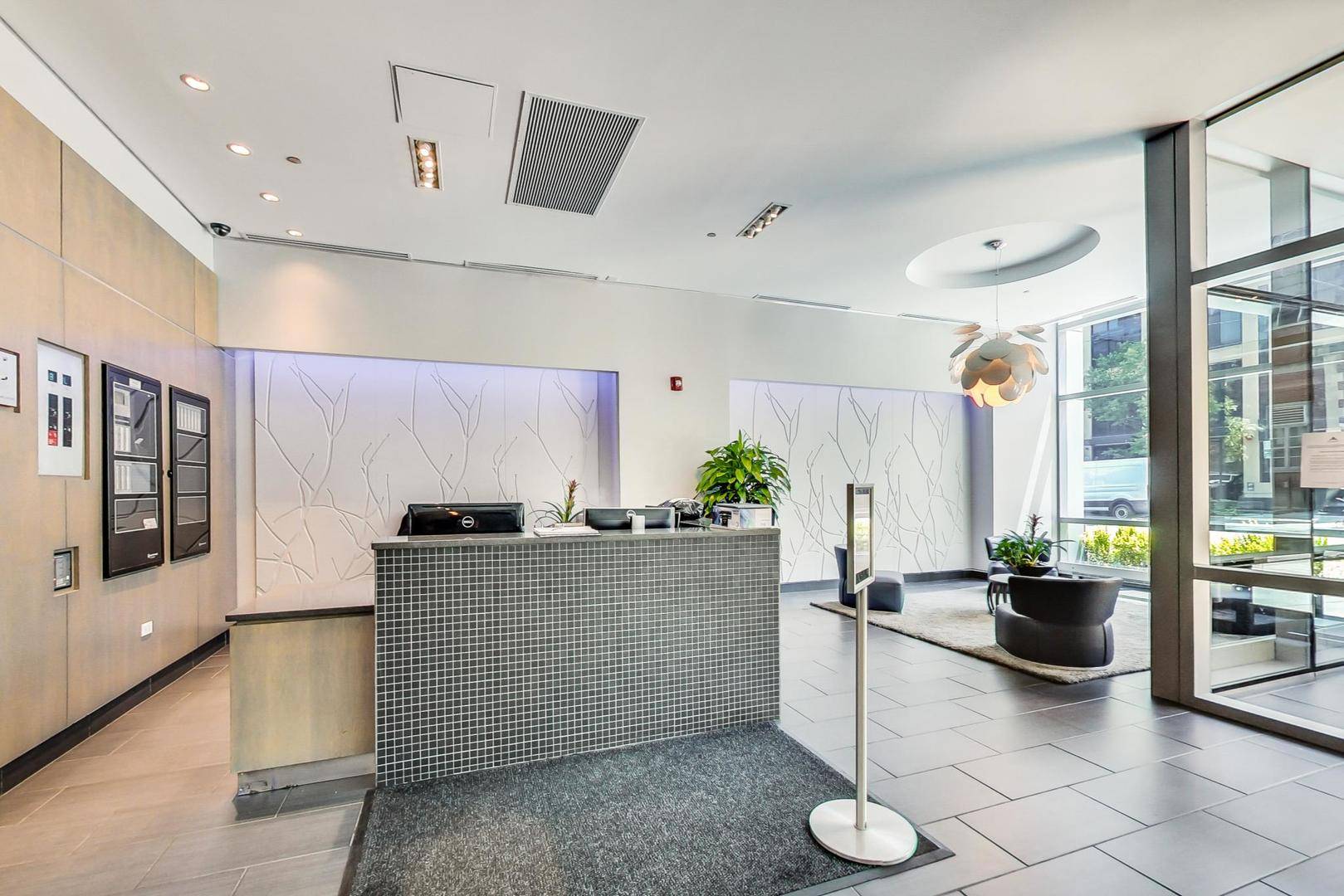 Chicago, IL 60654,110 W SUPERIOR ST #1604