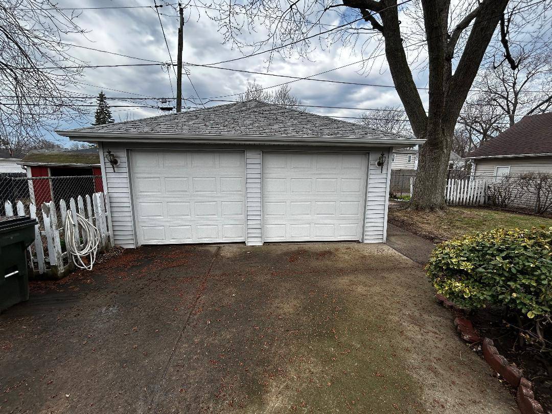 Lansing, IL 60438,18448 Ridgewood AVE