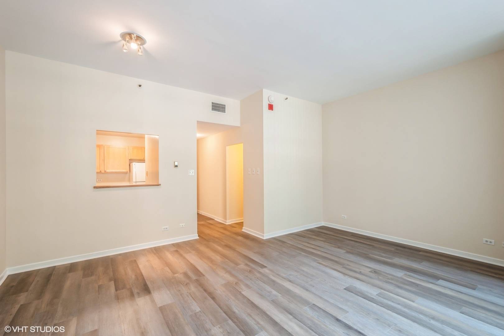Chicago, IL 60611,211 E Ohio ST #301
