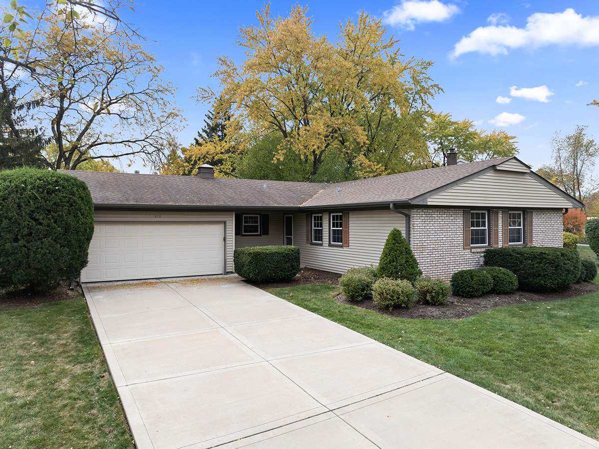 Buffalo Grove, IL 60089,810 Dorncliff LN