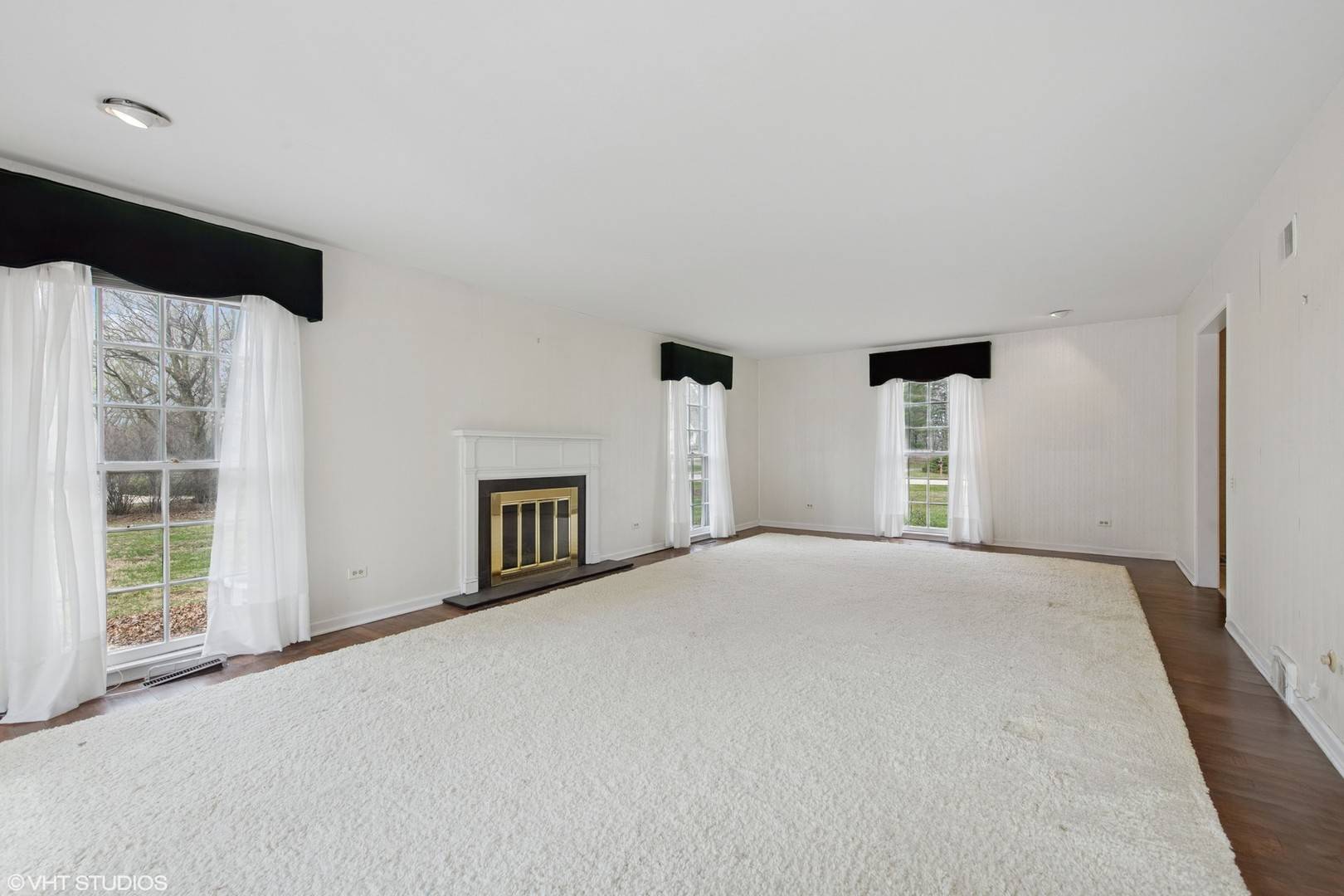 South Barrington, IL 60010,7 Walnut LN