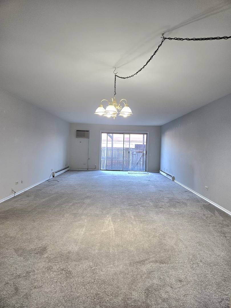 Barrington, IL 60010,565 N CARL AVE #105