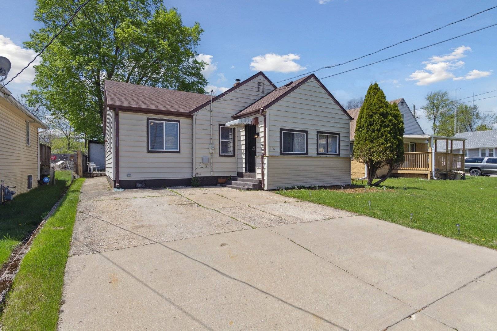 Rockford, IL 61101,616 N Day AVE